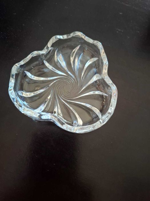 Vários guarda jóias de cristal