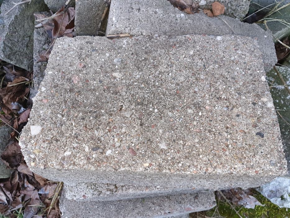 Cegła pustaki budowlany