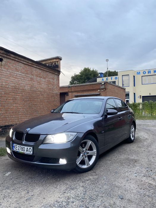 Продам BMW E90 гарний стан