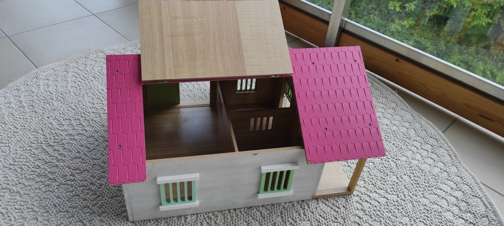 Stajnia schowek gospodarczy dla figurek koni Schleich