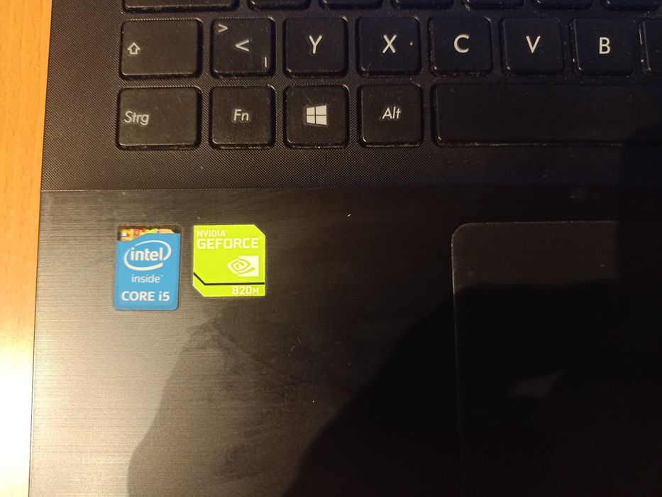 ASUS  R556L bateria viciada