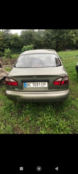 Автомобіль Daewoo lanos