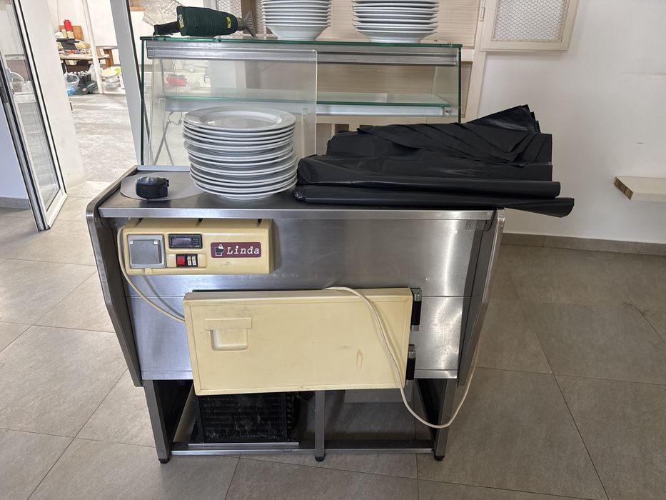 Vitrine para Exposicao com esgoto