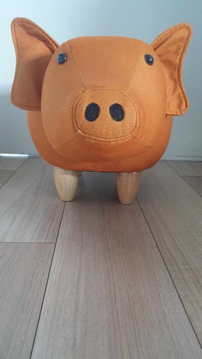 Pufa, podnóżek świnka sabinka