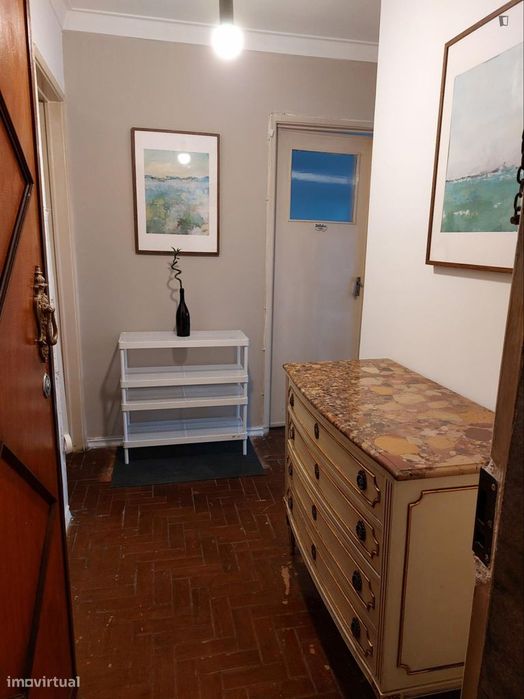 Quarto - localizado em Pontinha Lisbon