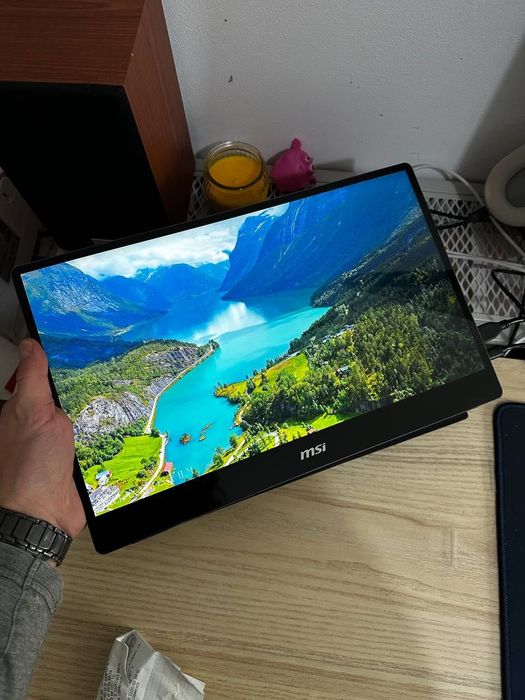 MSI Optix MAG162V 15,6" IPS FHD – stan idealny