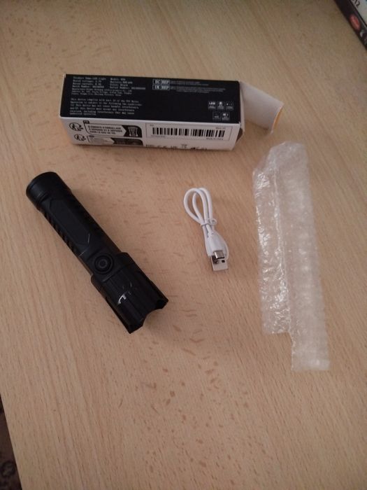 Lanterna LED 16cm Recarregável USB