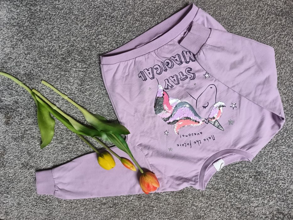 Bluza z motywem jednorozca 104 cm.