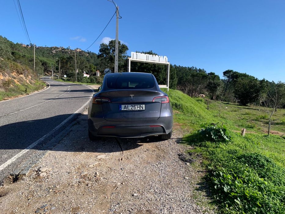 Tesla Model Y AWD Long Range