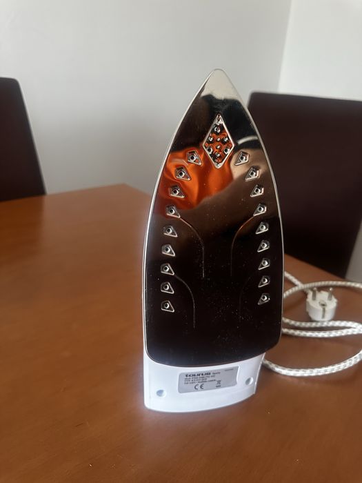 Vendo Ferro de passar, semi novo, em perfeito estado de concervação .
