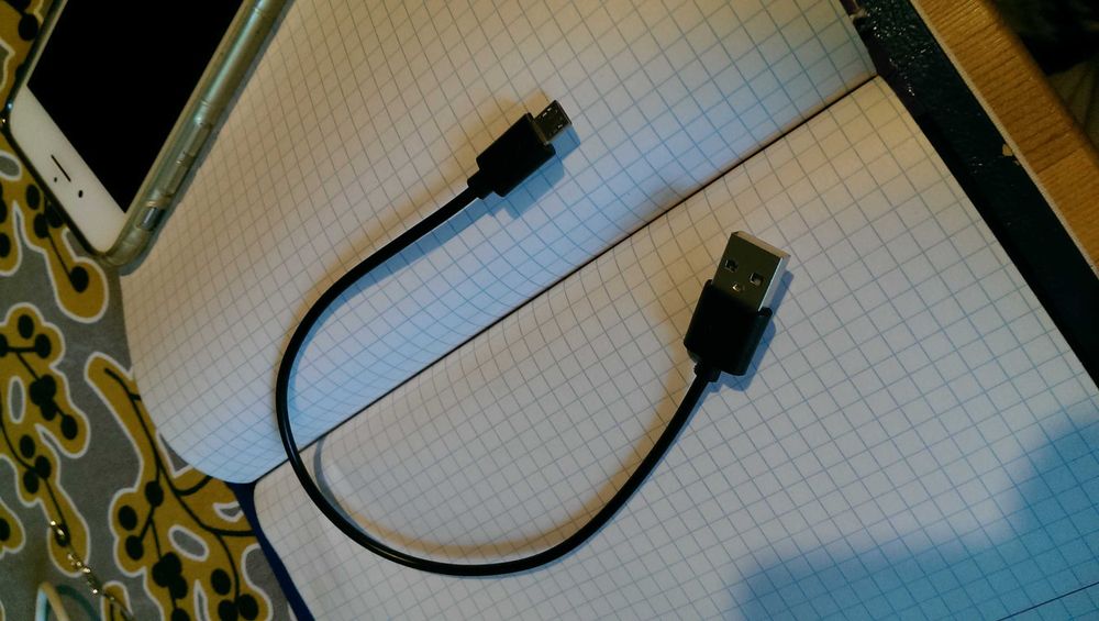 Przewód USB męski- micro USB męski, 29 cm;