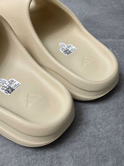 adidas Yeezy Slide Bone biała R.40,5