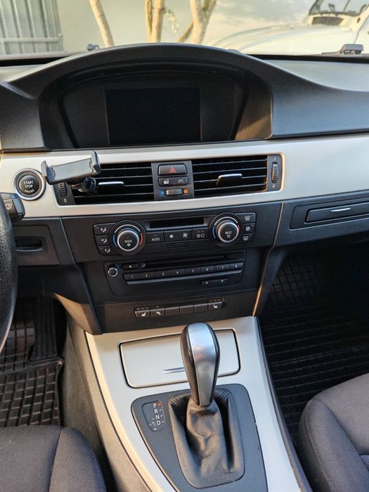 BMW 318i 2009 LCI Facelift – Automático – 143 cv