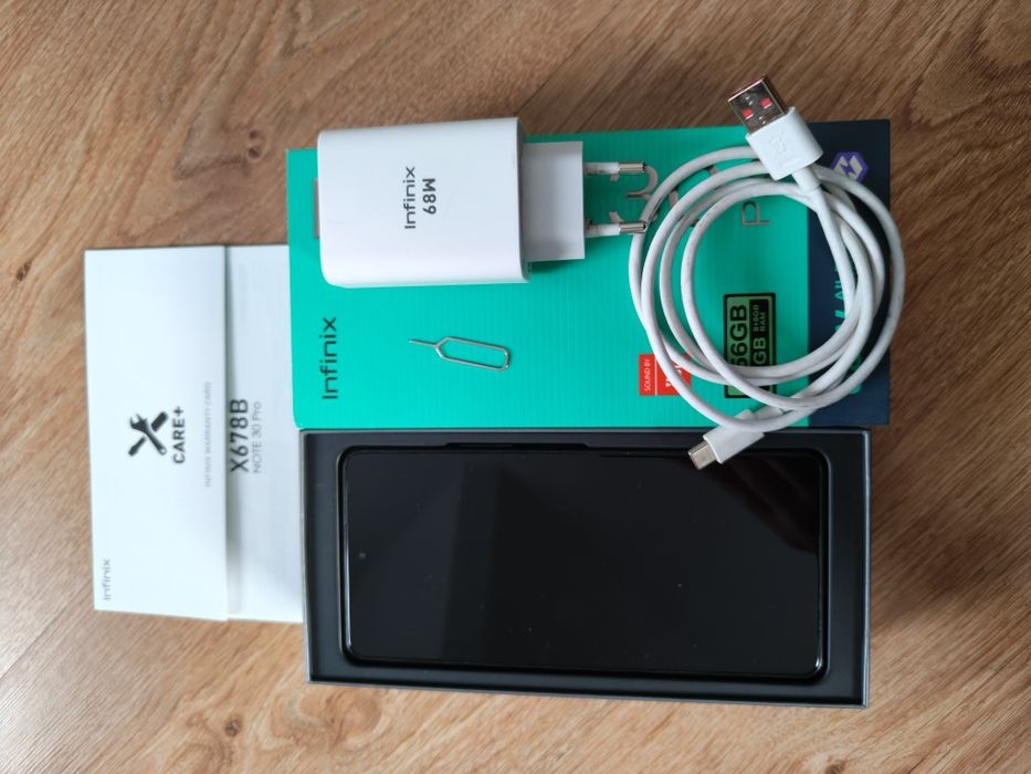 Infinix Note 30 Pro 8+8 GB RAM / 256 GB – AMOLED, 68W, komplet