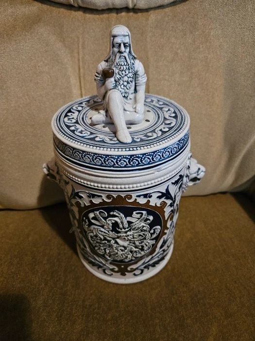 pojemnik z pokrywą i figurką mnicha – vintage / styl niemiecki