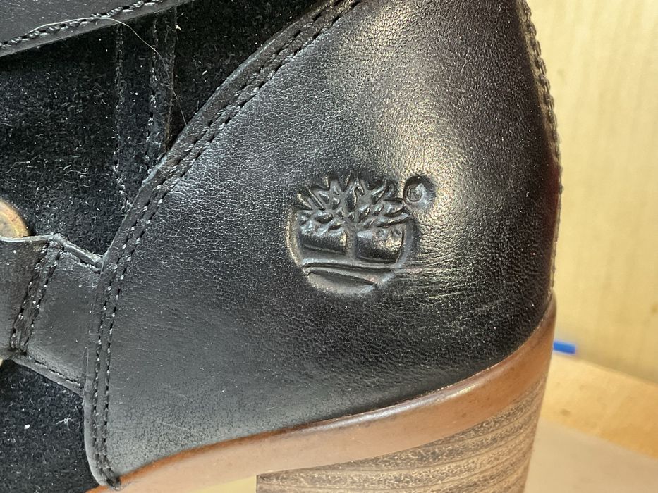 Казаки полусапожки на каблуках Timberland