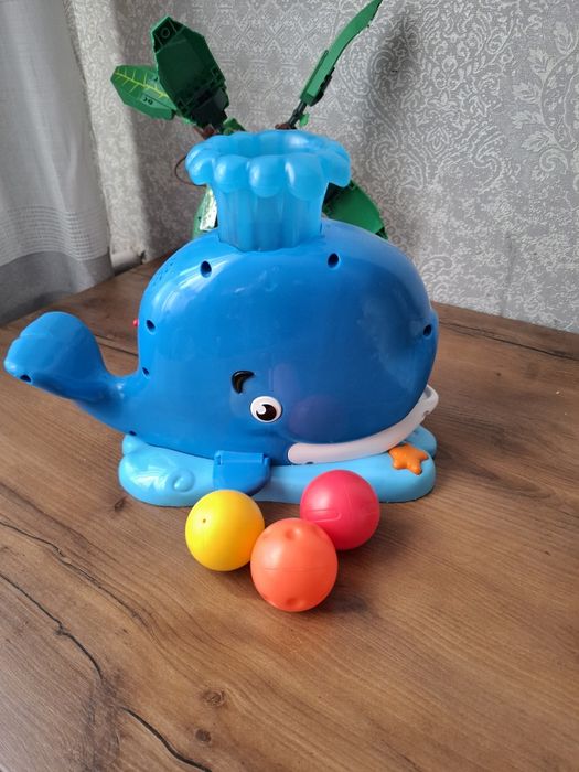 Іграшка музична Bright Starts "Silly Spout Whale Popper"