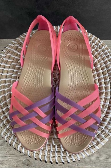 Crocs sandały Huarache Flat Vibrant Pink/Neon Purple W9 39/40
