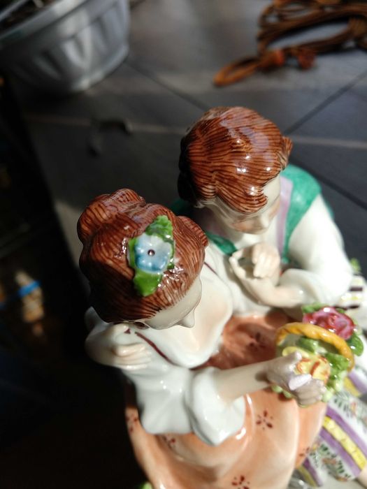 Фарфоровая статуэтка