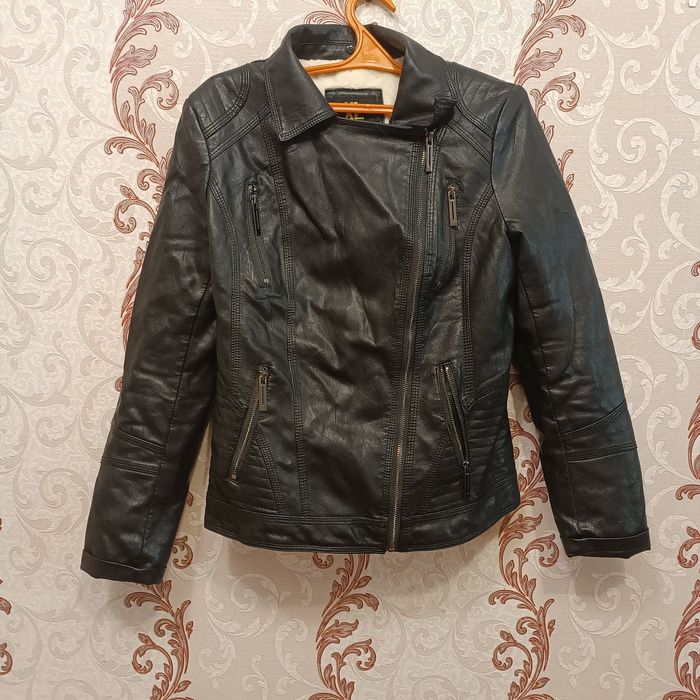 Куртка зимова жіноча розмір 46