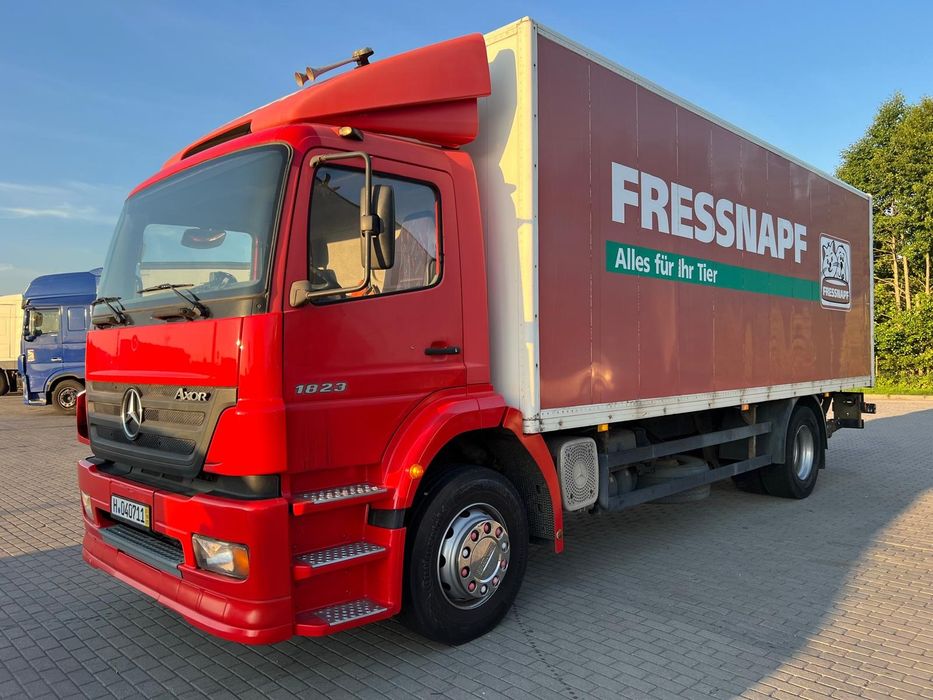 Mercedes Axor 1823 automat klima winda stare tacho izoterma koffer 7,2 m