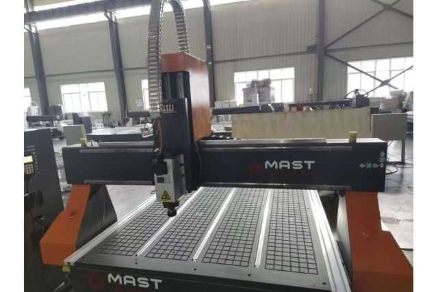 Фрезерний верстат по дереву з ЧПУ MAST 1325