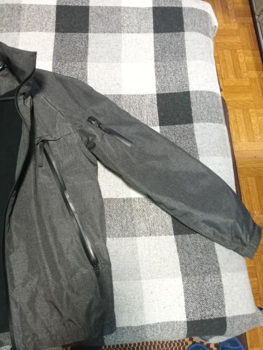 Продам чоловічу куртку