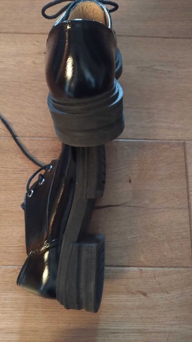 Buty Venezia lakierki 36