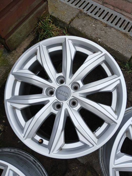 A1002. AUDI 7 x 17 ET 34 rozstaw 5x112