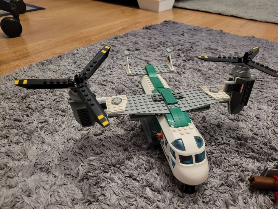 Lego City wirolot (samolot/helikopter) towarowy 60021