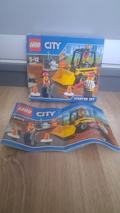 Lego City 60072.