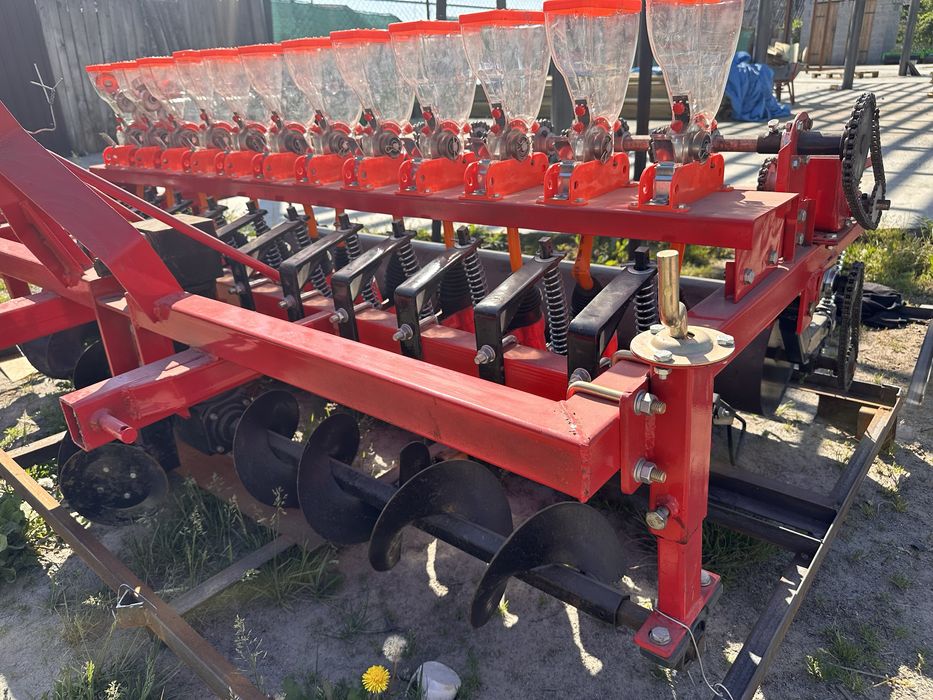 Сівалка 12 рядна овочева точного висіву