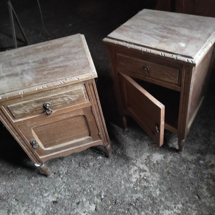 Mesinhas de cabeceira antigas para recuperar