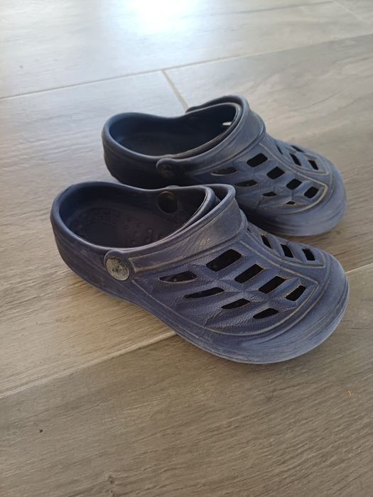 Buty, klapki do wody r 30