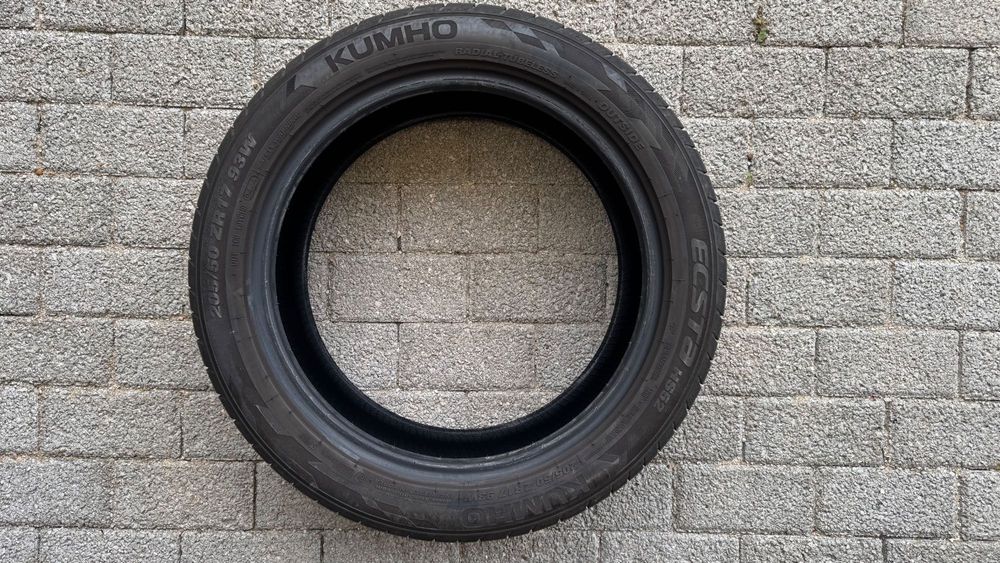 Pneu kumho ecsta hs52 205/50 zr17 93w – excelente estado