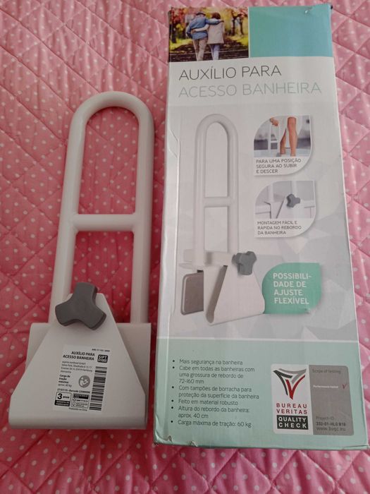 Auxílio para entrada e saida de banheira