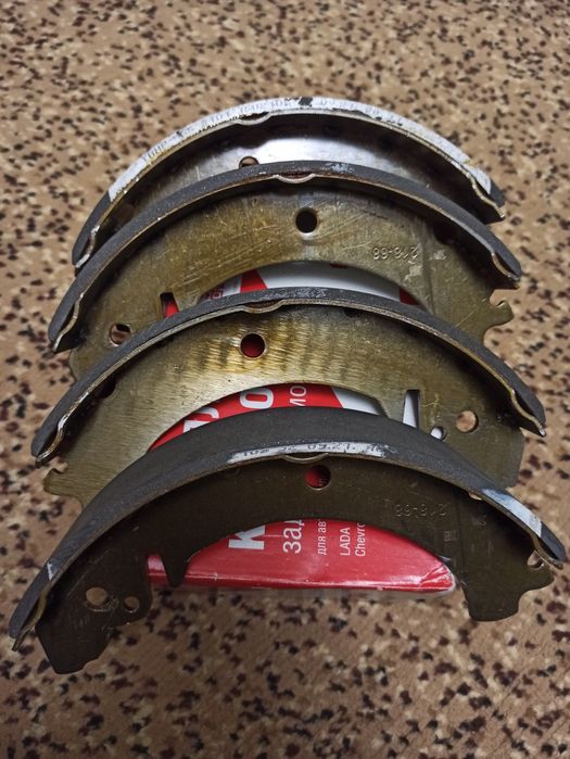 Продам новые задние тормозные колодки ВАЗ 2101-07