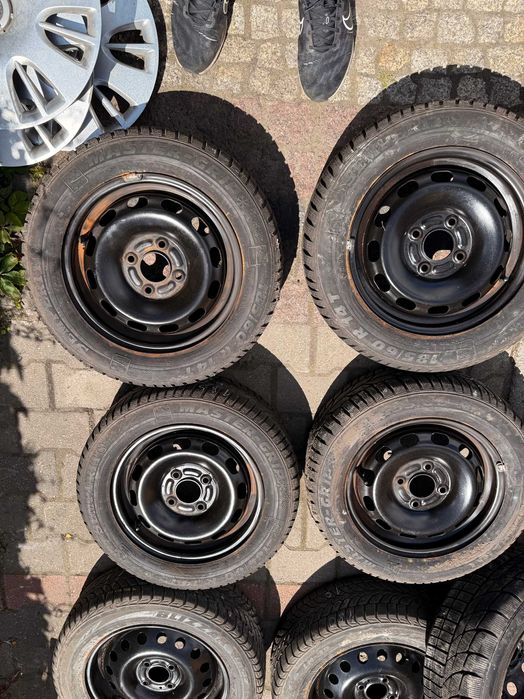Koła zimowe 14 Ford Fiesta mk5 mk6 Focus I + 185/60R14 Semperit