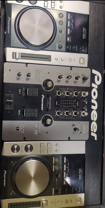 Konsola PIONEER 2x CDJ 200 +MIXER Djm250+ Case