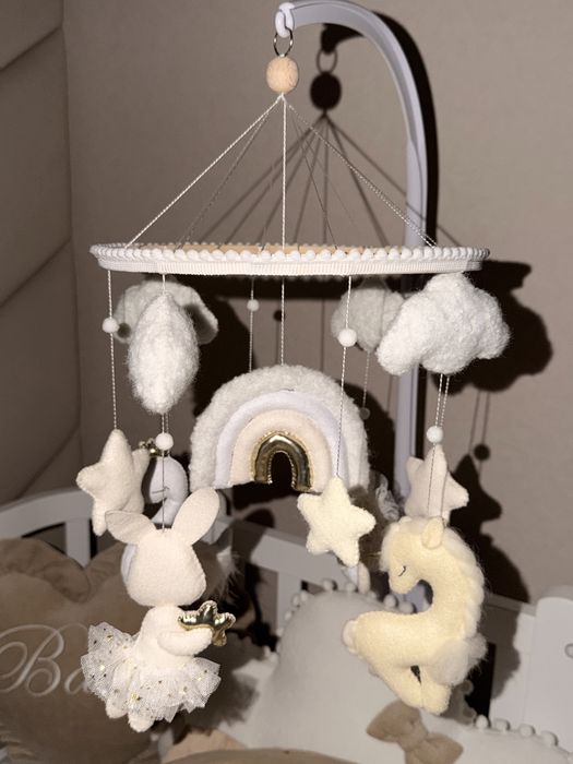 Мобіль в дитяче ліжко