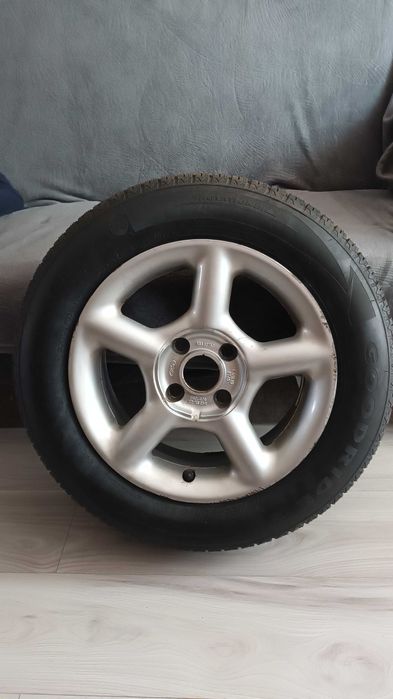 Opony 185/65/R15 z felgami aluminiowymi