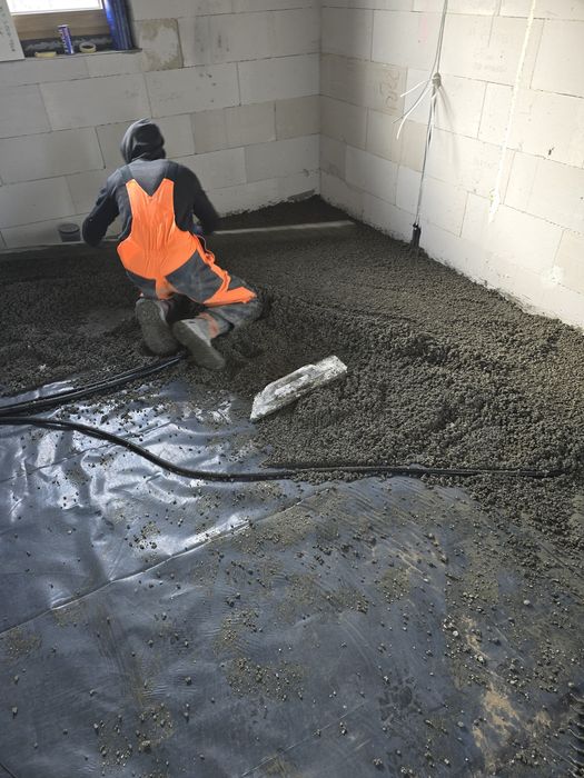 Styrobeton  posadzki maszynowe Tynki ocieplenia pianą  pur I  celulozą