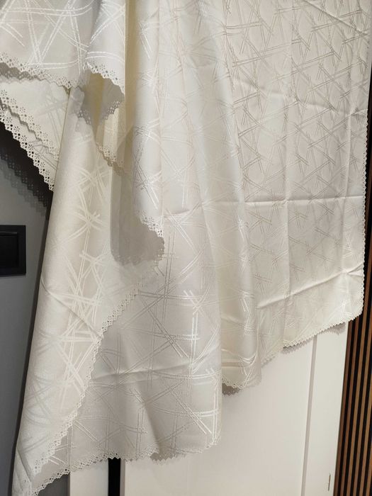 Nowy obrus plamoodporny kremowy ecru 140 cm x 180 cm