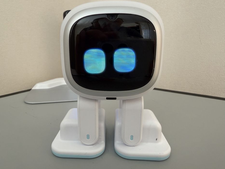 Робот EMO GO HOME