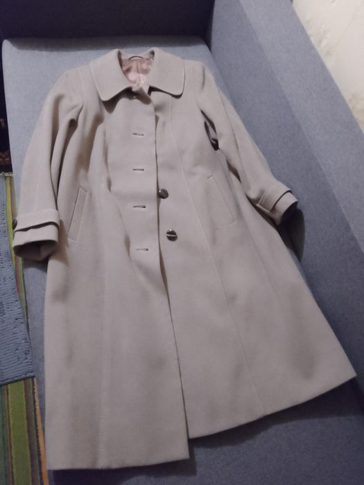 Пальто жіноче раритетне часів СРСР 1980-х років . Матеріал: шерсть .