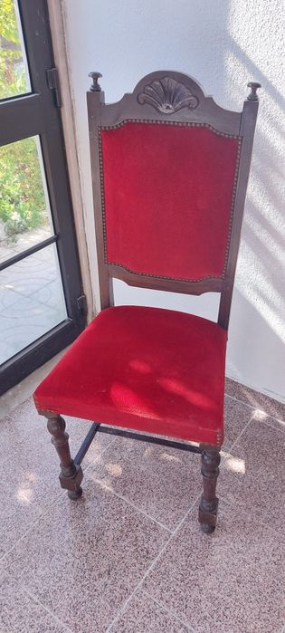 Vendo cadeira forrada veludo