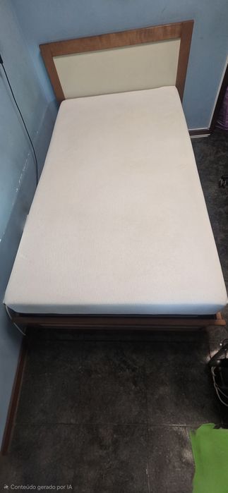 Cama de solteiro corpo e meio
