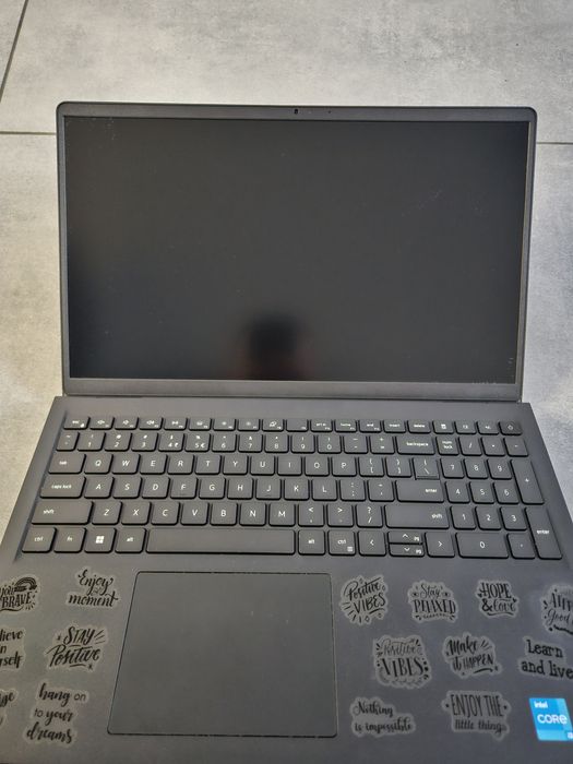 Dell Vostro 3510 - 8GB / i3 / SSD / Windows 11 Pro / studia / 2-letni