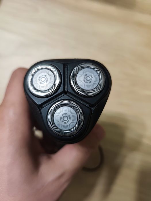 Golarka Philips Series 1000