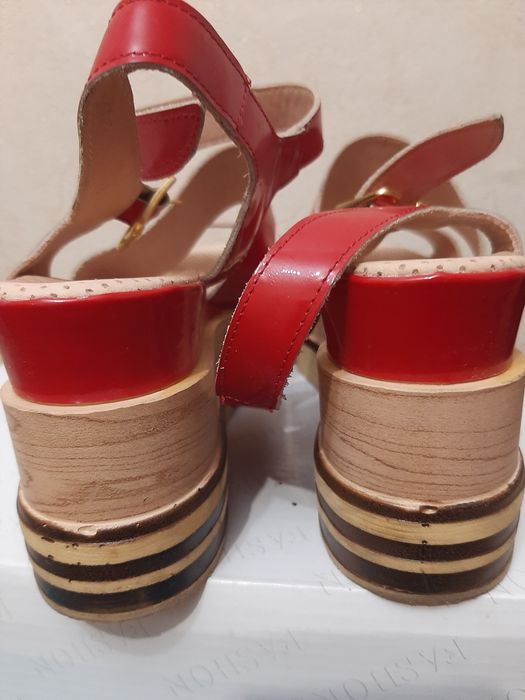 Продам босоножки,натуральная кожа, 39р